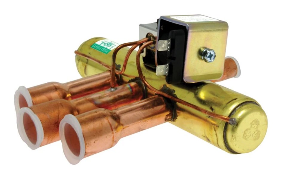 REVERSING VALVE - 6 TON CAPACITY R-22 AND R-410A